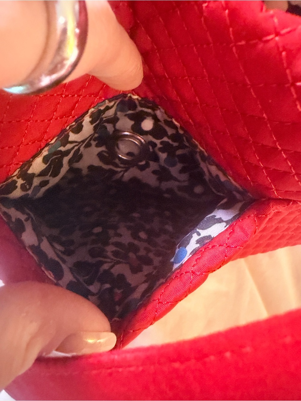 Vera Bradley Quilted Red Crossbody with Iconic Triple Zip Hipster, New With Tag - Picture 6 of 9